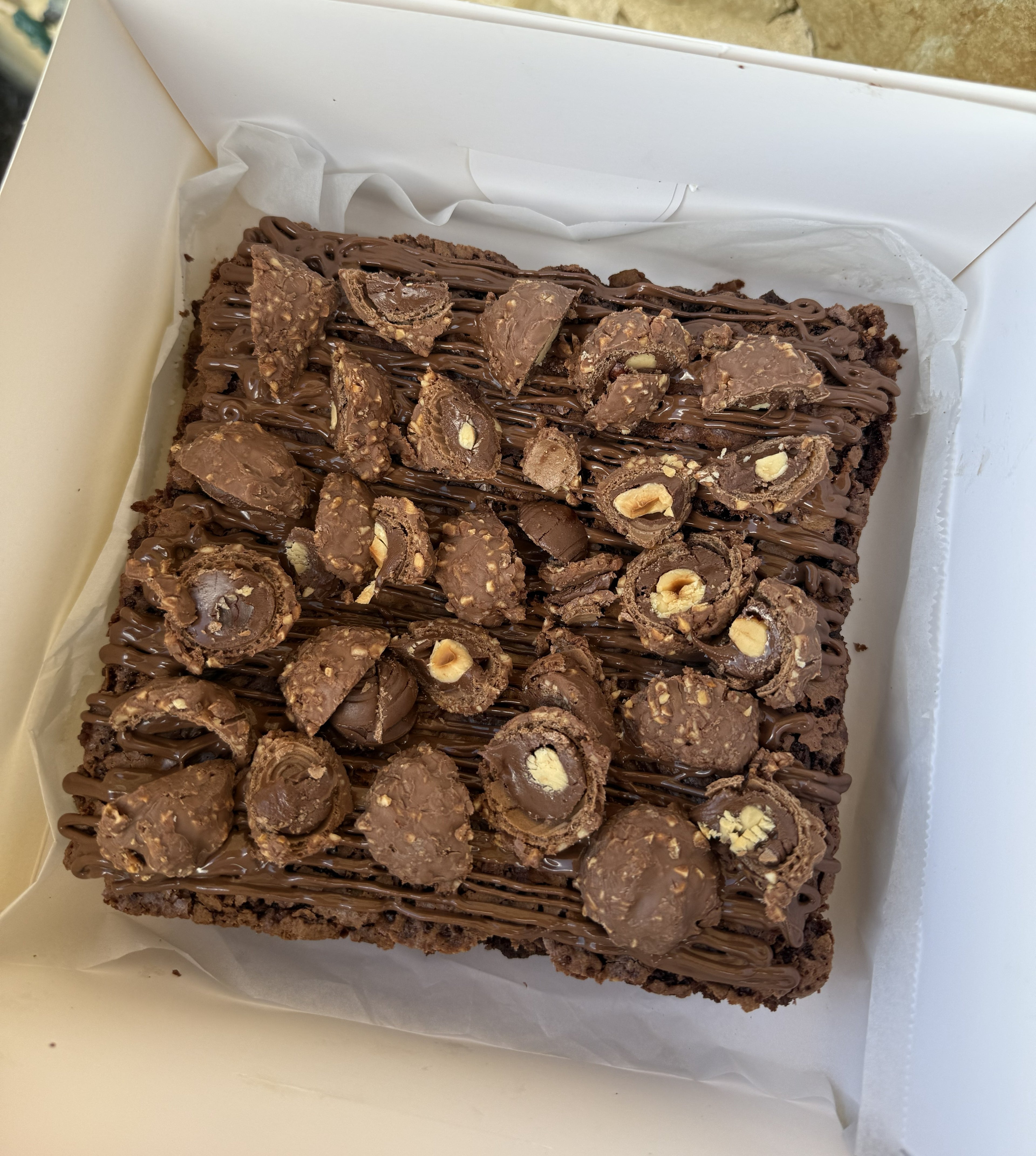 Fudgy chocolate brownie | Sookies